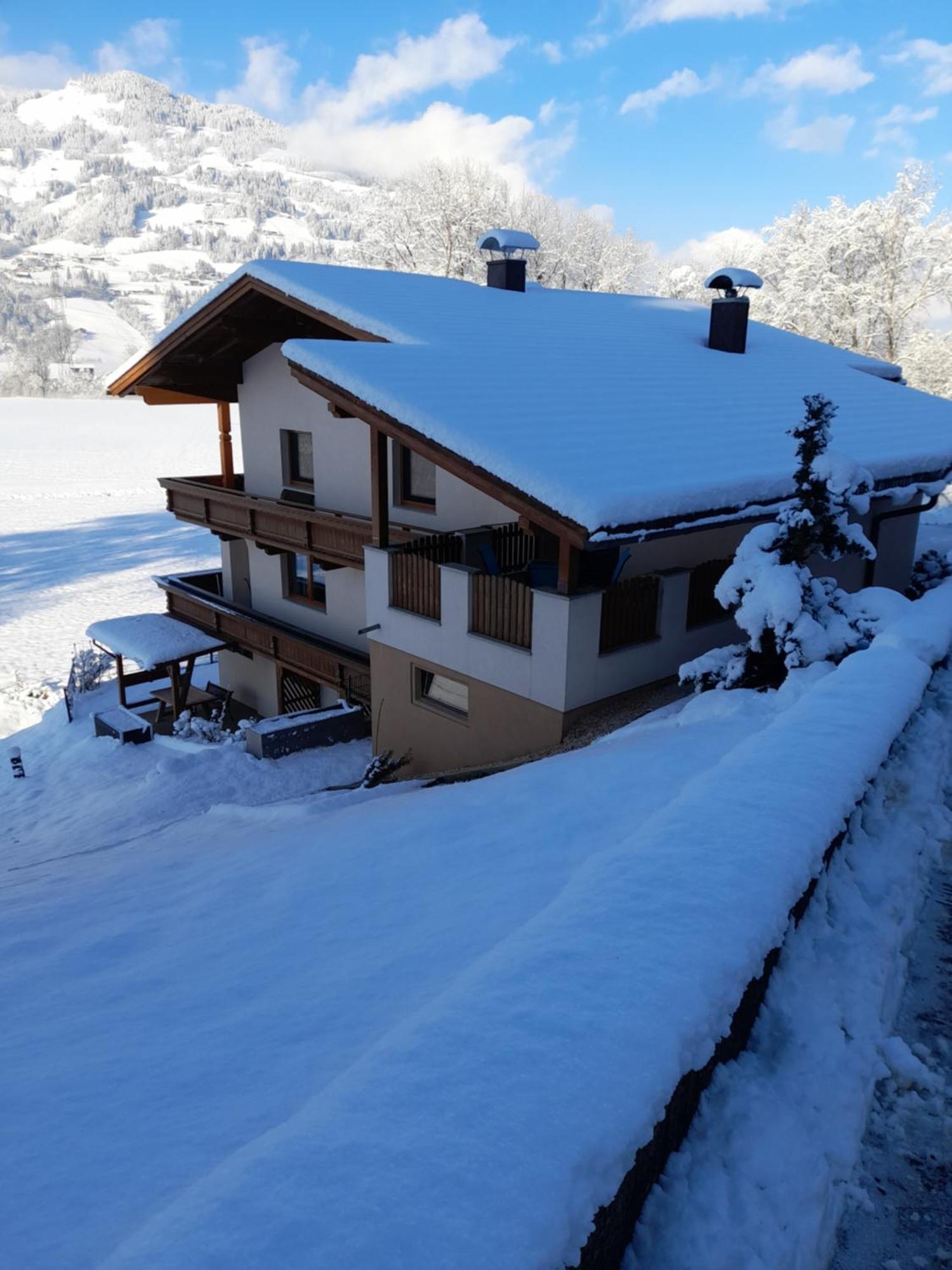 Ferienwohnung Rose Hart im Zillertal Exterior photo